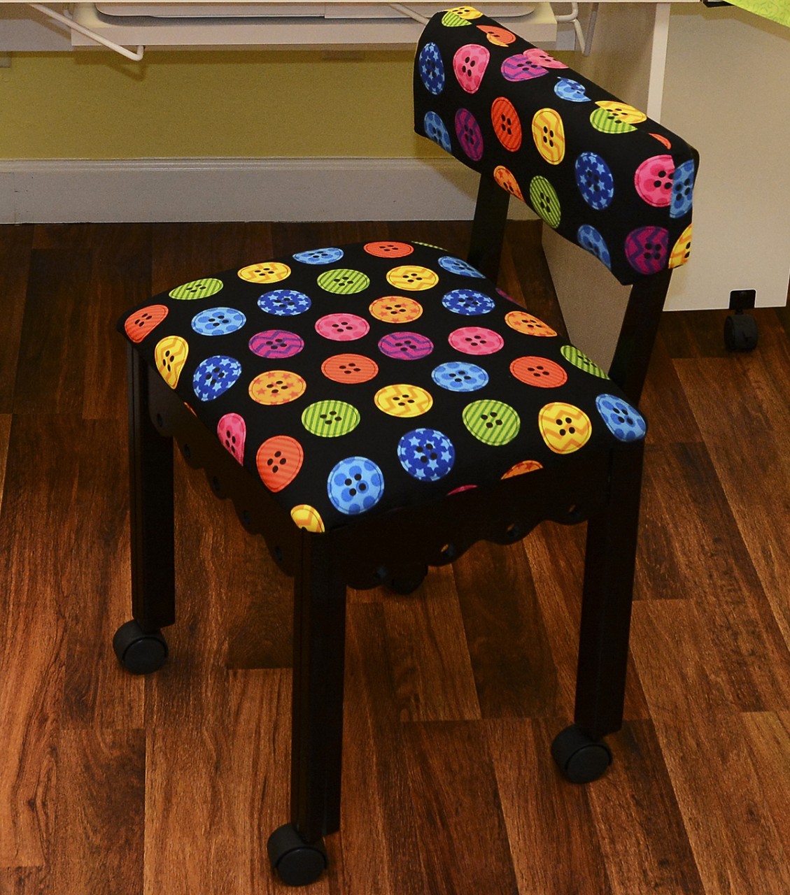 Arrow Green Sewing Chair with Scalloped Base Sewing Notions on Black 
